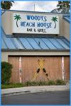 Woodys Beach House Bar & Grill 