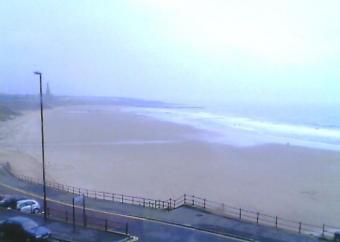 Tynemouth webcam - Longsands Beach webcam, England, Tyne and Wear