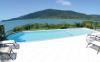 Waterfront Whitsunday Retreat